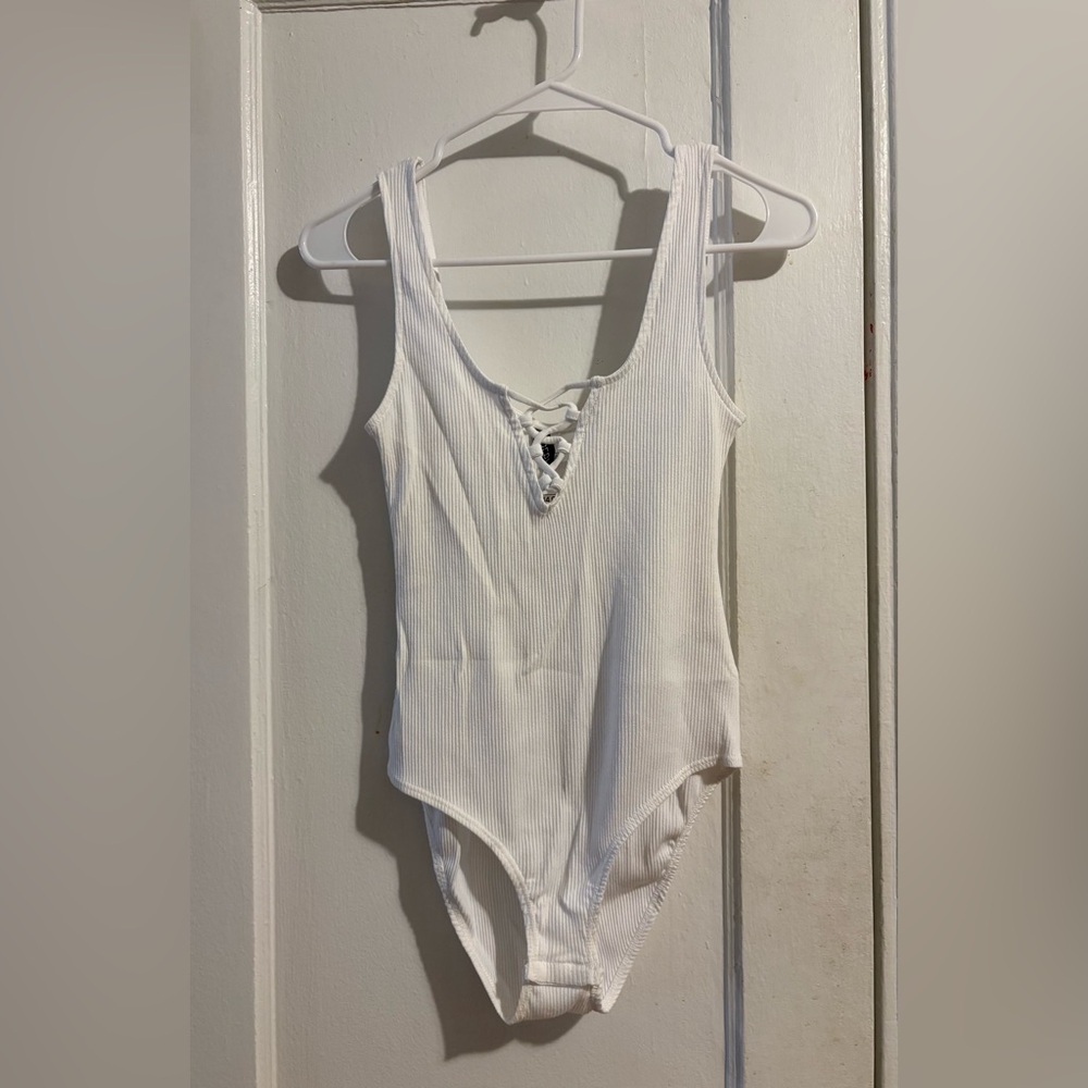 Forever 21 White Ribbed Lace-Up Bodysuit - Size Small (NWT,OBO)